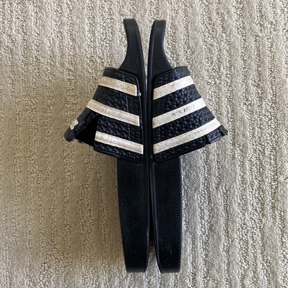 Adidas Adilette Slides - Picture 6 of 11